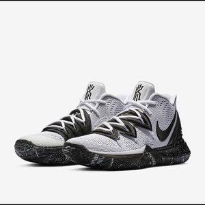 Kyrie 5 Men’s Basketball Sneakers